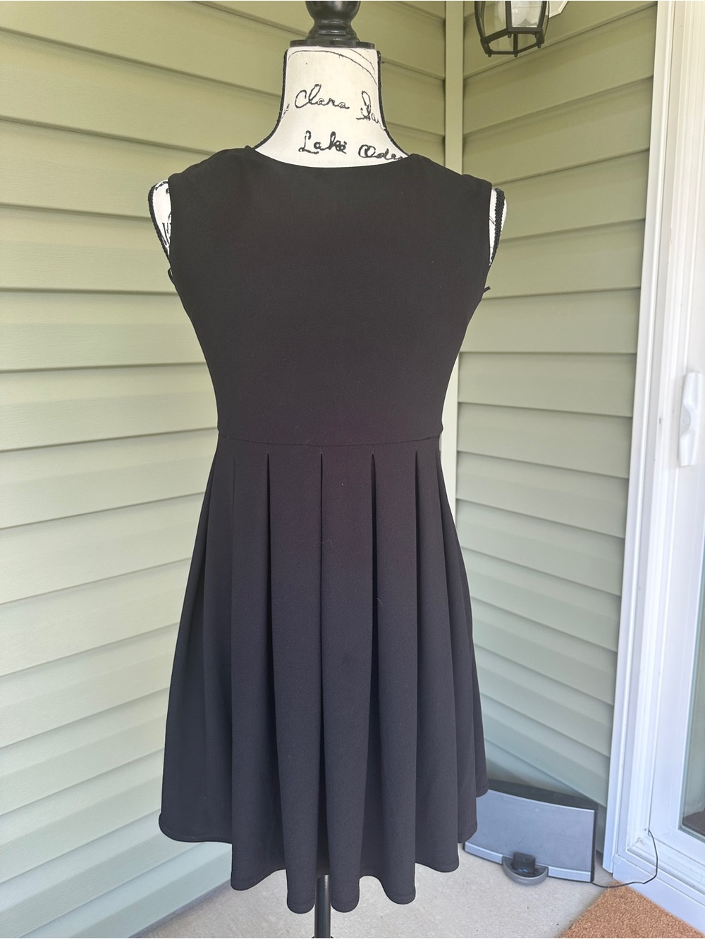 Alfani Petite Black Sleeveless Pleated Fit-and-Flare Mini Dress size PS